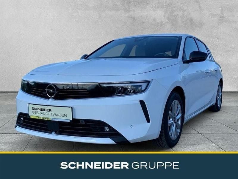 Weiß Gebraucht 2023 Opel Astra Business Limousine | 19.890 € (Fairer Preis) - Bild 1/4