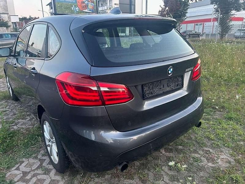 Gebraucht BMW 220 Active Tourer Luxury Line 190 PS (139 kW) 2016 Silber Van / Kleinbus