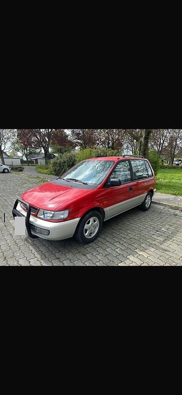 Rot Gebraucht 1995 Mitsubishi Space Runner Van / Kleinbus | 2.450 € - Bild 1/4
