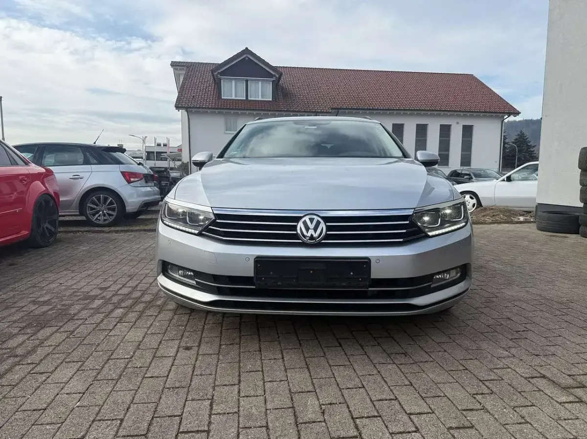 Gebraucht VW Passat Comfortline 150 PS (110 kW) 2016 Reflexsilber metallic Kombi