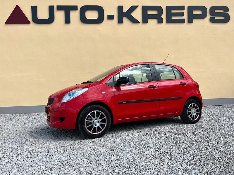 Rot Gebraucht 2007 Toyota Yaris Cool Kleinwagen | 3.950 € (Fairer Preis) - Bild 1/4