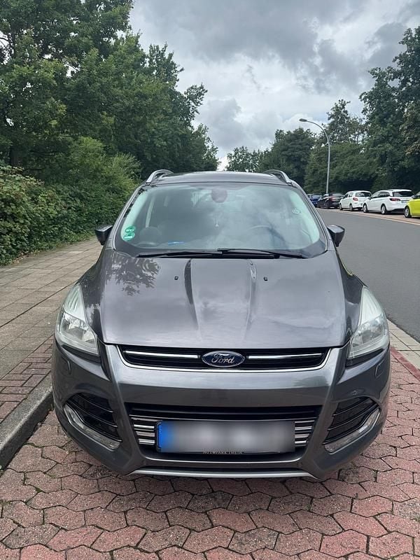 Grau Gebraucht 2014 Ford Kuga Titanium SUV | 13.000 € (Etwas zu teuer) - Bild 1/4
