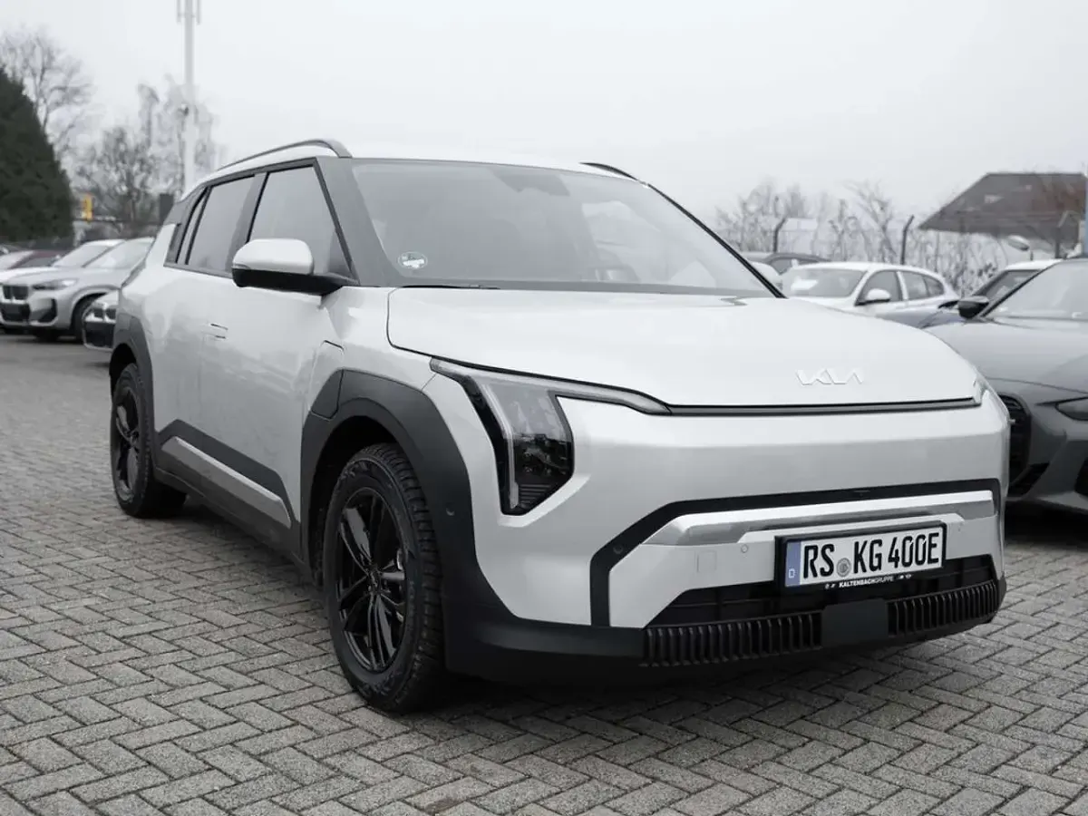 Gebraucht Kia EV3 Earth 150 kW (204 PS) 2026 Ivory silver SUV