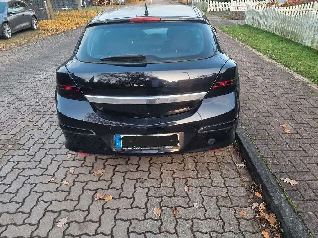 Gebraucht Opel Astra GTC 90 PS (66 kW) 2006 Schwarz Coupé