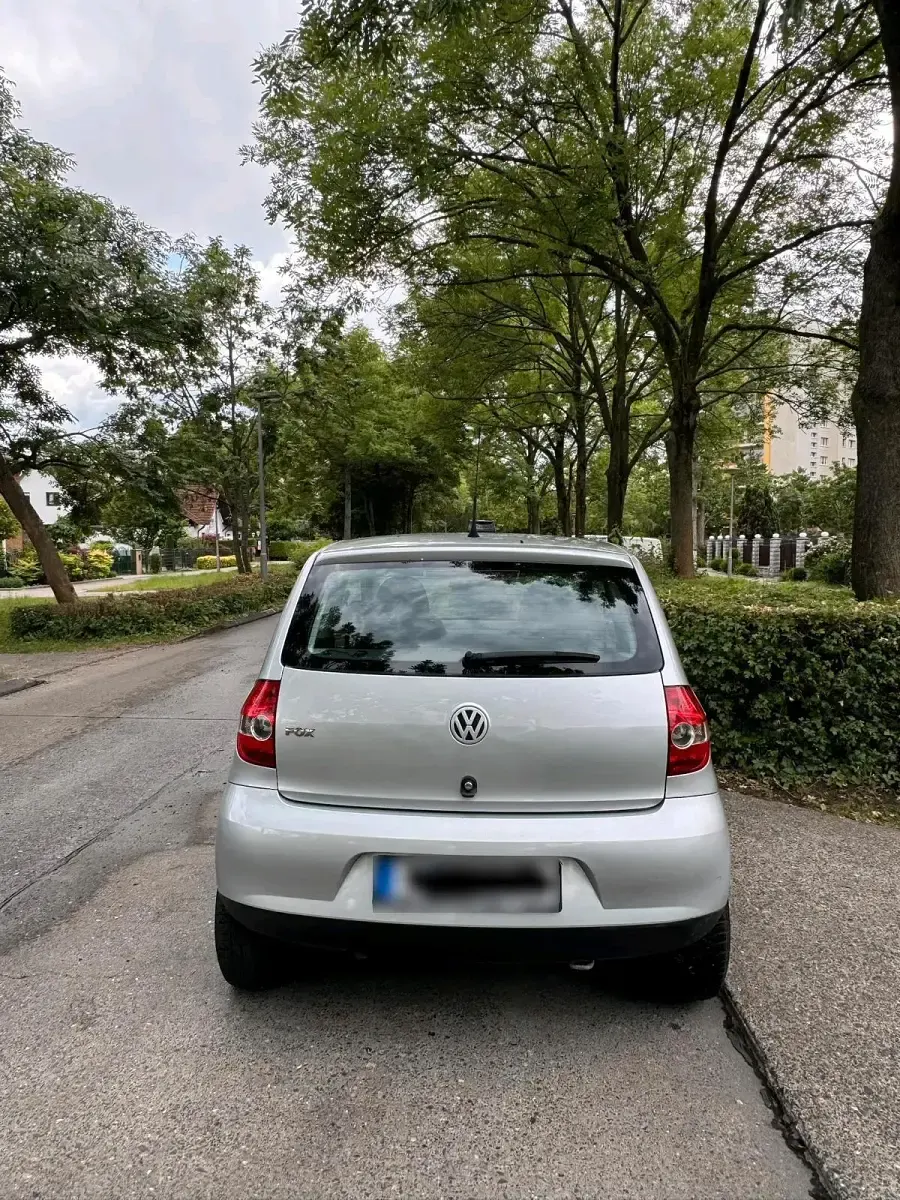 Gebraucht VW Fox 55 PS (40 kW) 2008 Grau Kleinwagen
