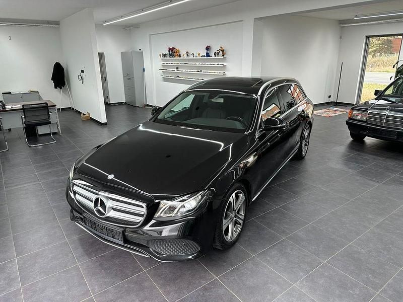 Gebraucht Mercedes E200 184 PS (135 kW) 2017 Schwarz Limousine