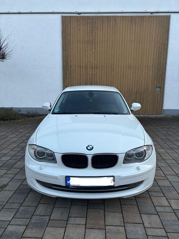 Gebraucht BMW 118 143 PS (105 kW) 2010 Weiß Kleinwagen
