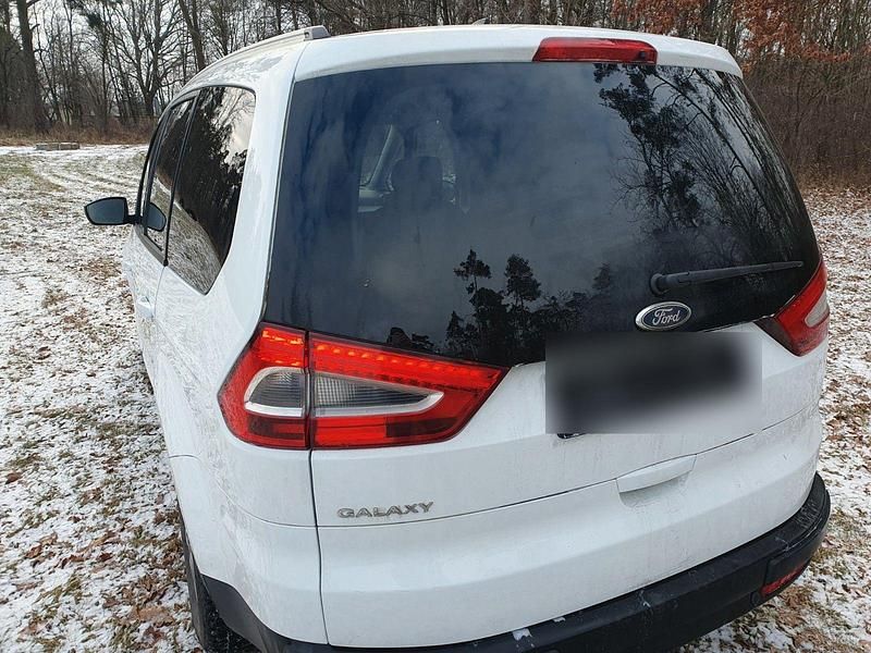 Gebraucht Ford Galaxy Champions Edition 140 PS (102 kW) 2013 Weiß Van / Kleinbus