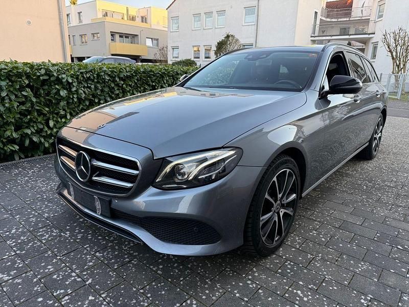 Gebraucht Mercedes E400 Avantgarde 333 PS (244 kW) 2017 Grau Limousine