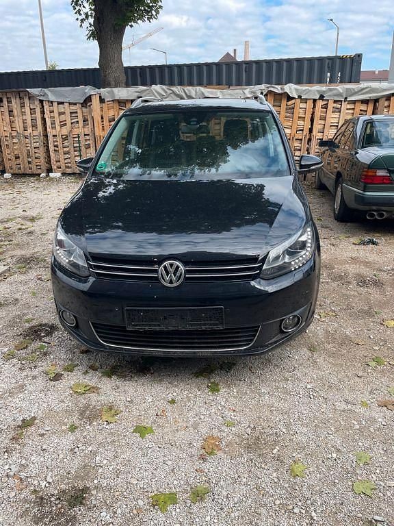Schwarz Gebraucht 2013 VW Touran Life Van / Kleinbus | 6.699 € (Guter Preis) - Bild 1/4