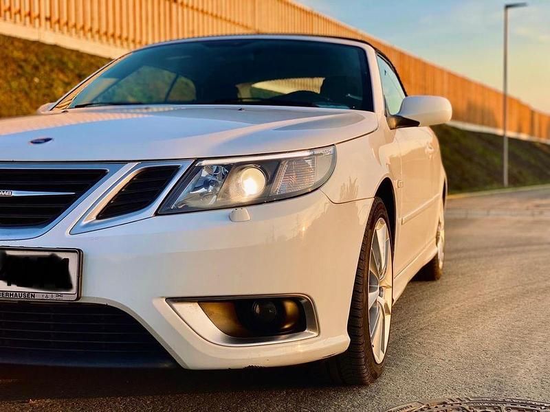 Weiß Gebraucht 2008 Saab 9-3 Cabriolet Aero Cabrio | 7.800 € (Superpreis) - Bild 1/4