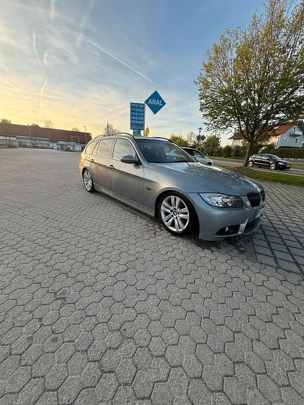 Gebraucht BMW 325 218 PS (160 kW) 2006 Grau Kombi