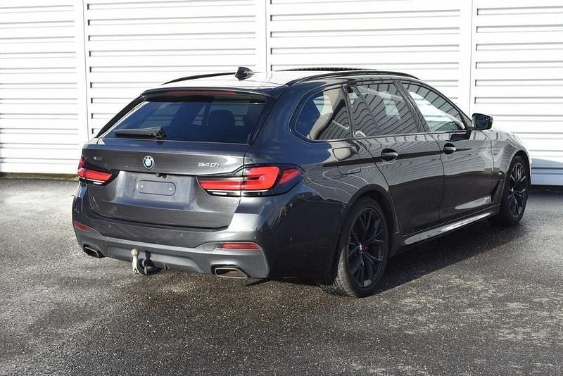 Gebraucht BMW 540 M Sport 333 PS (244 kW) 2023 Grau Limousine