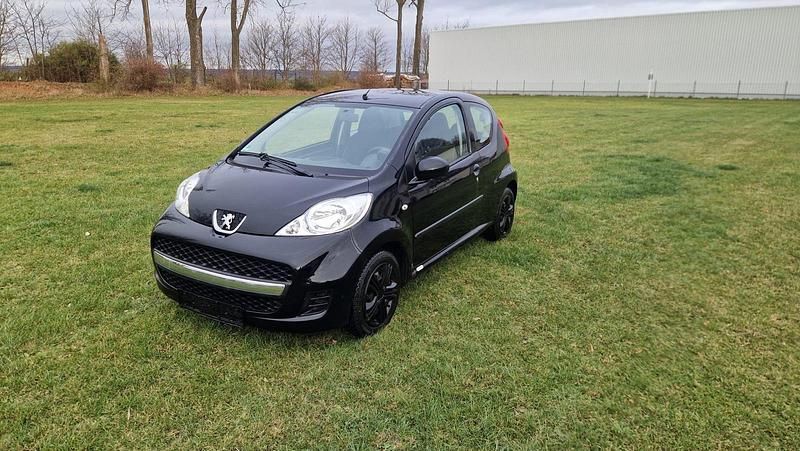 Schwarz Gebraucht 2009 Peugeot 107 Kleinwagen | 1.200 € (Superpreis) - Bild 1/4