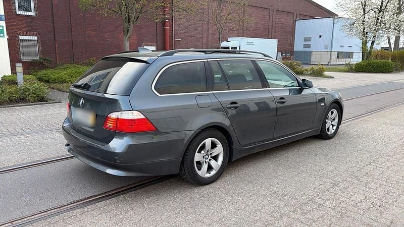 Gebraucht BMW 520 177 PS (130 kW) 2010 Grau Kombi