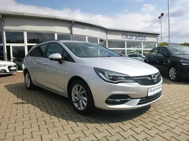 Używany Opel Astra 122 KM (89 kW) 2020 Srebrny Kombi
