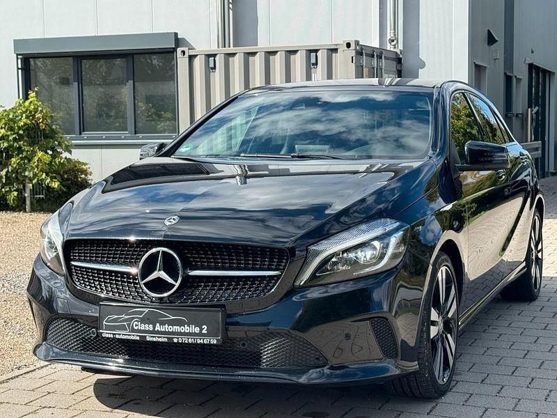 Schwarz Gebraucht 2018 Mercedes A200 Sport Limousine | 18.990 € (Fairer Preis) - Bild 1/4