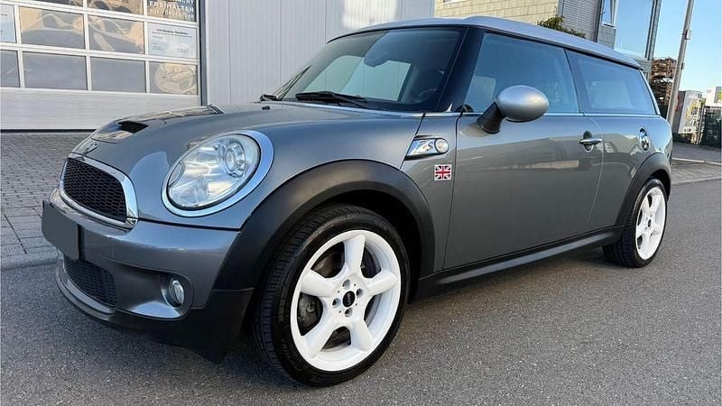 Grau Gebraucht 2009 Mini Cooper S Clubman Kombi | 5.800 € (Guter Preis) - Bild 1/4