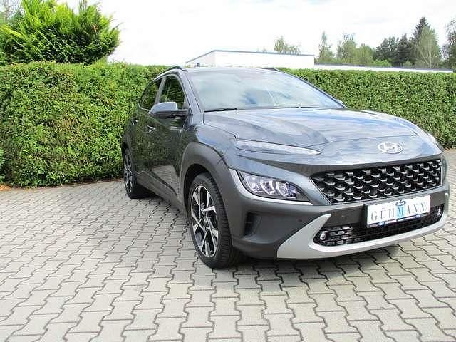 Gebraucht Hyundai Kona Intro Edition 120 PS (88 kW) 2021 Dark night SUV