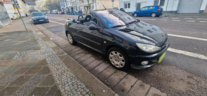 Gebraucht Peugeot 206 CC 109 PS (80 kW) 2005 Schwarz Cabrio