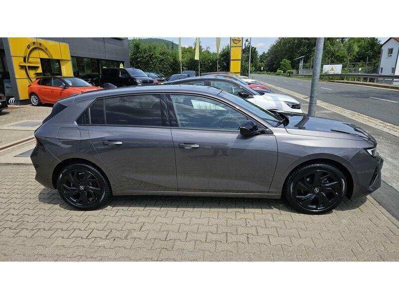 Gebraucht Opel Astra 131 PS (96 kW) 2024 Vulkan grau (metallic) Limousine