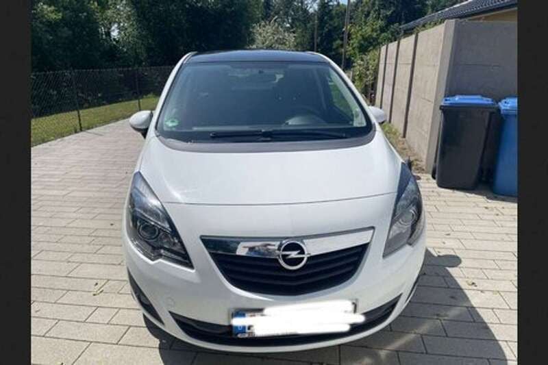 Weiß Gebraucht 2011 Opel Meriva Color Edition Van / Kleinbus | 3.150 € (Superpreis) - Bild 1/4