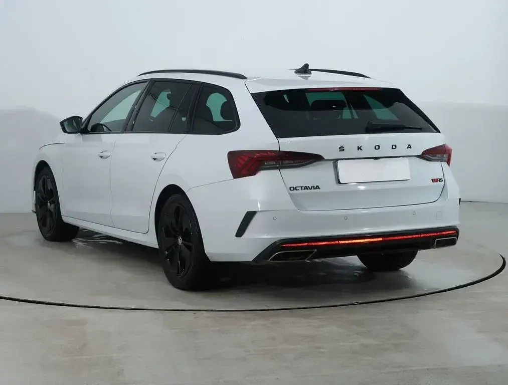 Gebraucht Skoda Octavia RS 200 PS (147 kW) 2024 Weiß Limousine