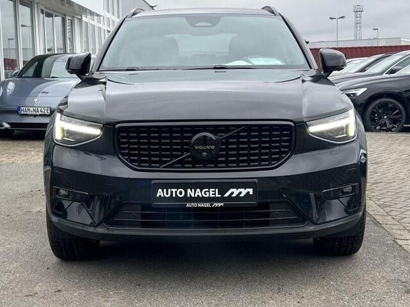 Gebraucht Volvo XC40 Plus 197 PS (144 kW) 2025 Onyx black / SUV