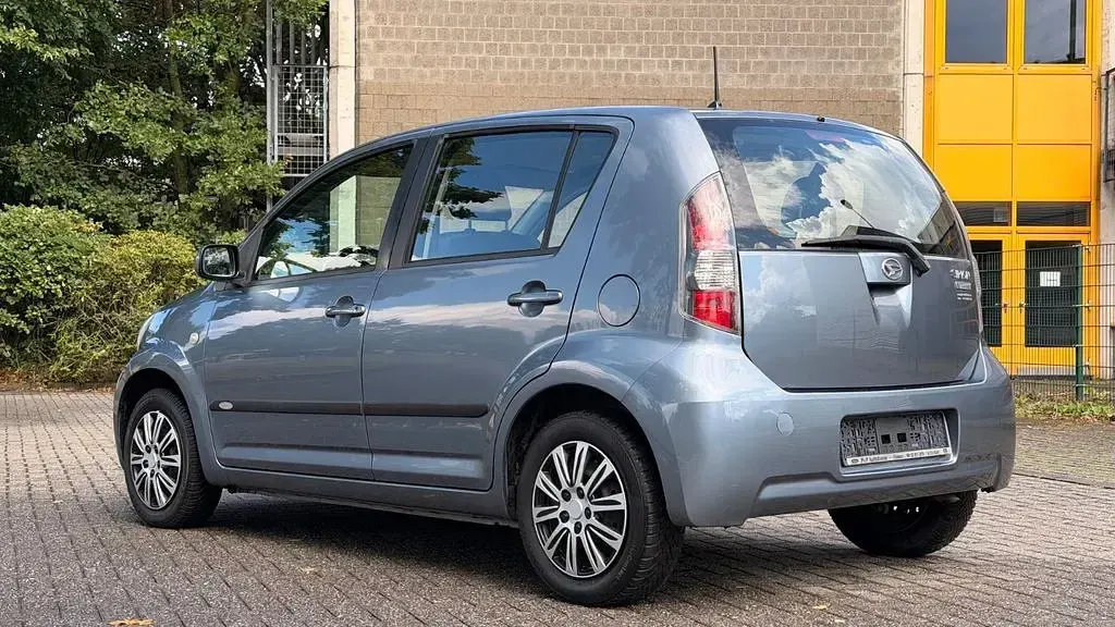 Gebraucht Daihatsu Sirion 91 PS (66 kW) 2009 Grau Kleinwagen