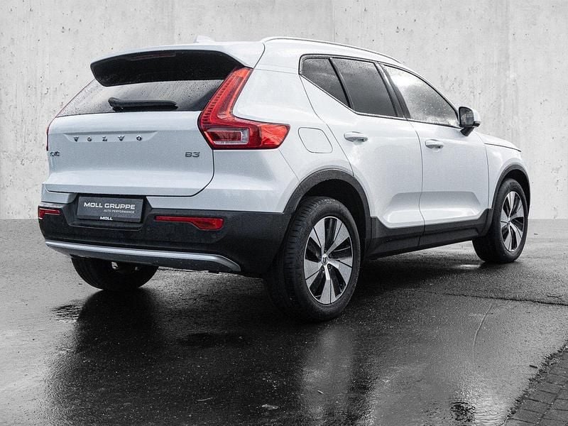 Gebraucht Volvo XC40 Core 163 PS (119 kW) 2024 Weiß SUV