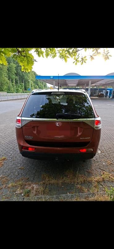 Gebraucht Mitsubishi Outlander 150 PS (110 kW) 2012 Orange SUV