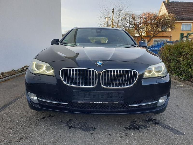Gebraucht BMW 520 184 PS (135 kW) 2013 Schwarz Kombi