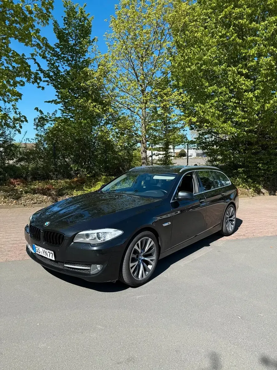 Gebraucht BMW 525 204 PS (150 kW) 2010 Schwarz Kleinwagen
