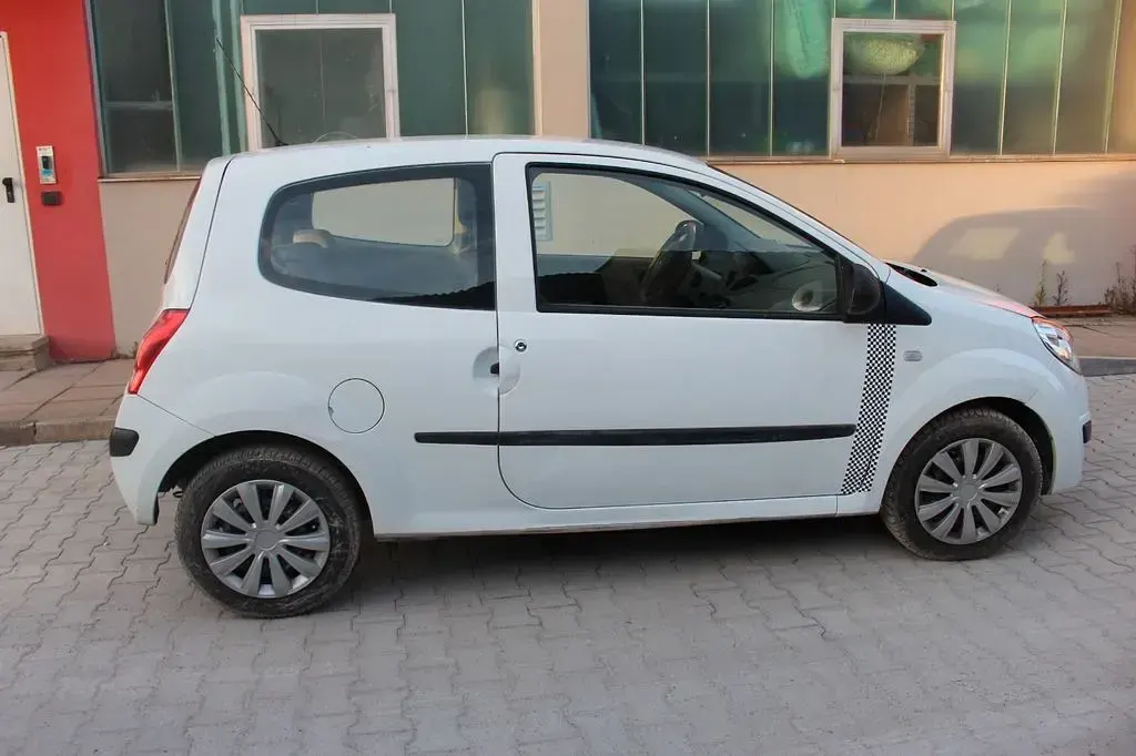 Käytetty Renault Twingo Elysee 58 HP (42 kW) 2008 Valkoinen Viistoperä