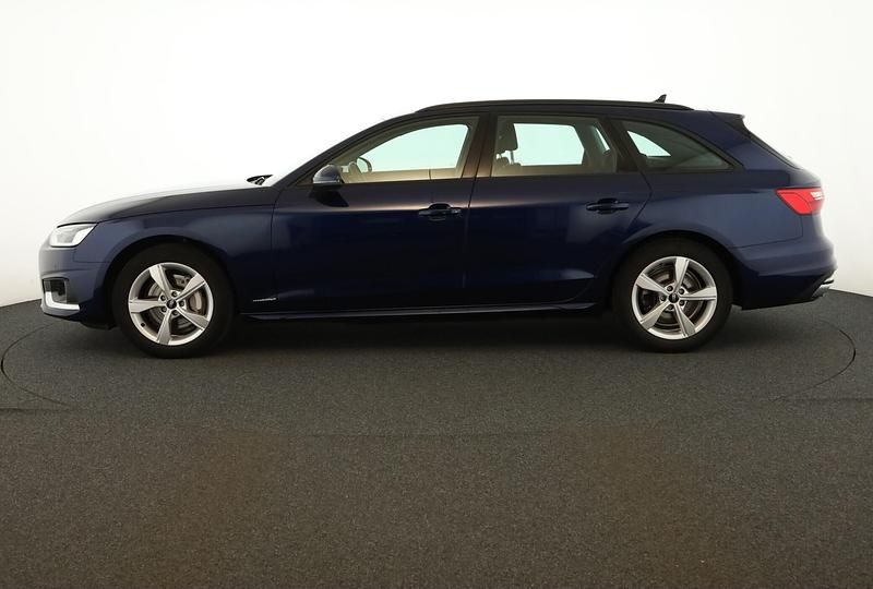 Gebraucht Audi A4 Advanced 204 PS (150 kW) 2023 Navarrablau metallic Kombi