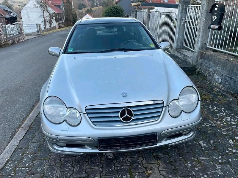 Silber Gebraucht 2001 Mercedes C230 Coupé | 1.799 € (Superpreis) - Bild 1/4