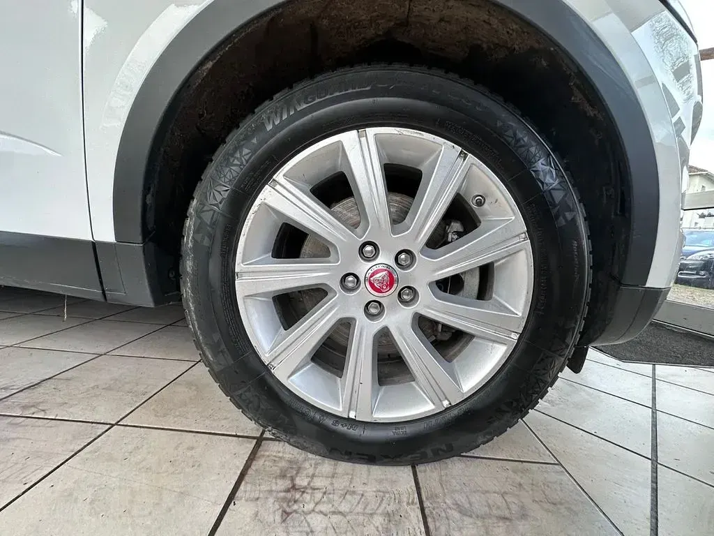 Gebraucht Jaguar E-Pace Basis 163 PS (119 kW) 2019 Weiß SUV