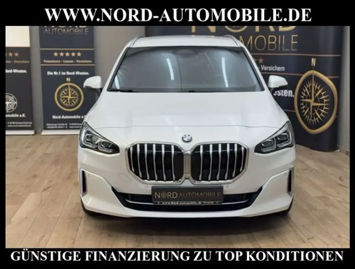 Gebraucht BMW 218 Active Tourer Luxury Line 150 PS (110 kW) 2023 Weiß Van / Kleinbus