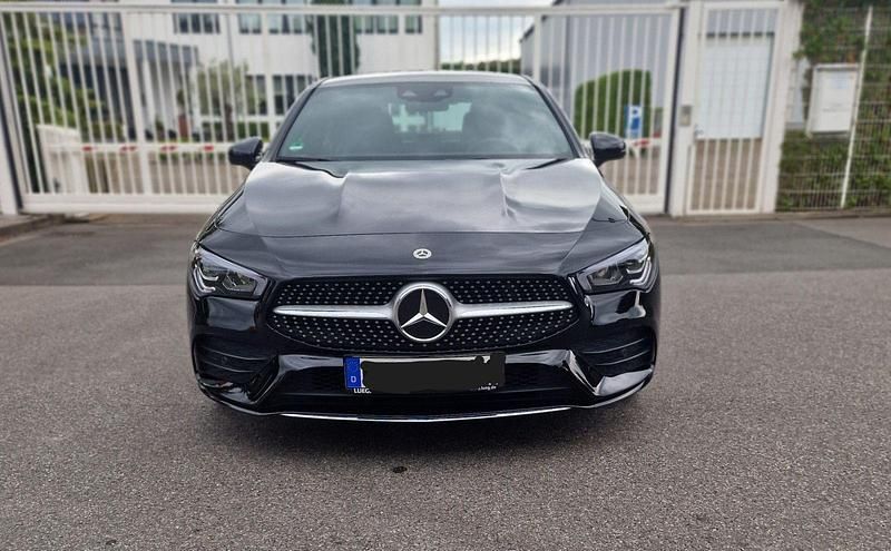 Schwarz Gebraucht 2022 Mercedes CLA200 AMG Coupé | 29.500 € (Guter Preis) - Bild 1/4