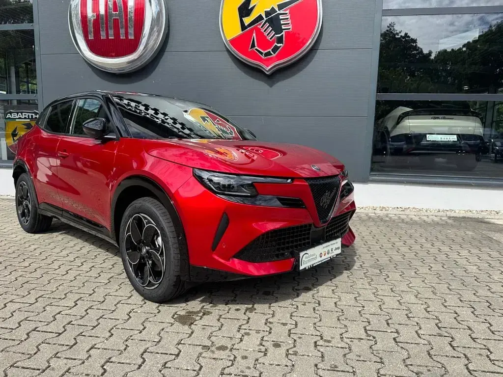 Neu Alfa Romeo Junior Ti 136 PS (100 kW) 2026 Rot SUV