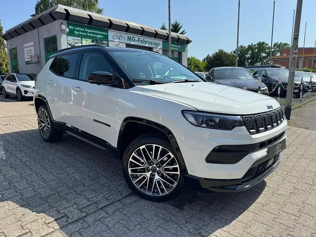 Neu Jeep Compass Summit 241 PS (177 kW) 2025 Weiß SUV