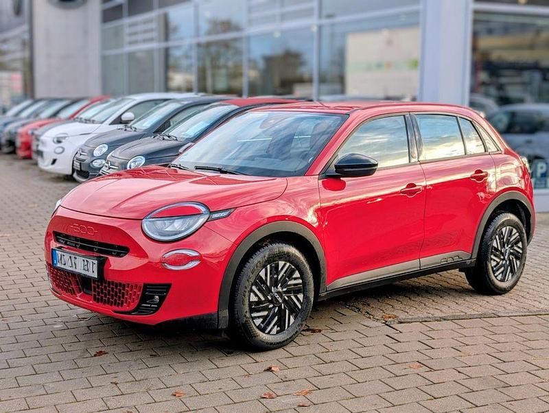 Gebraucht Fiat 600E Red 114 kW (156 PS) 2024 Rot SUV