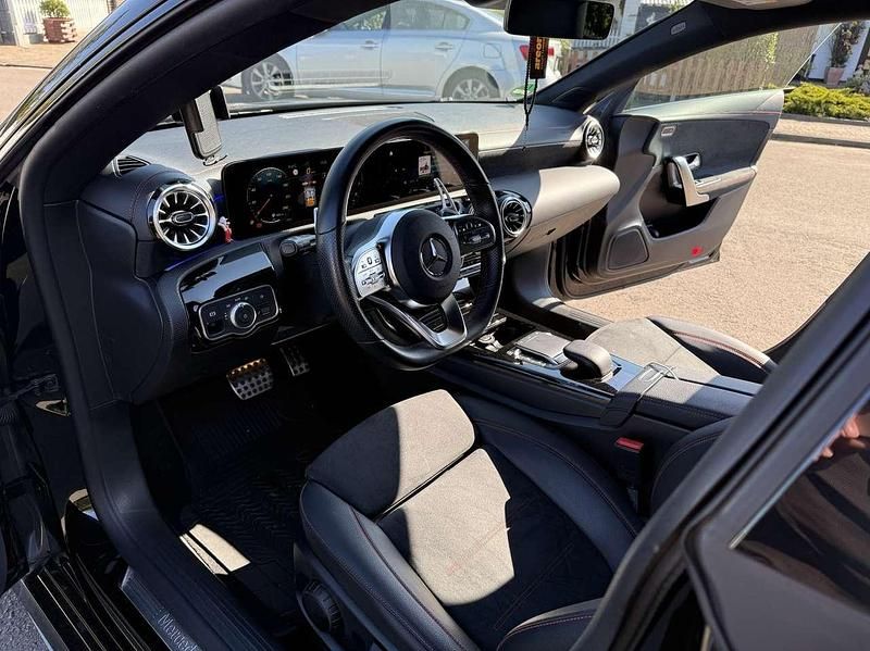 Gebraucht Mercedes CLA200 163 PS (119 kW) 2022 Schwarz Limousine