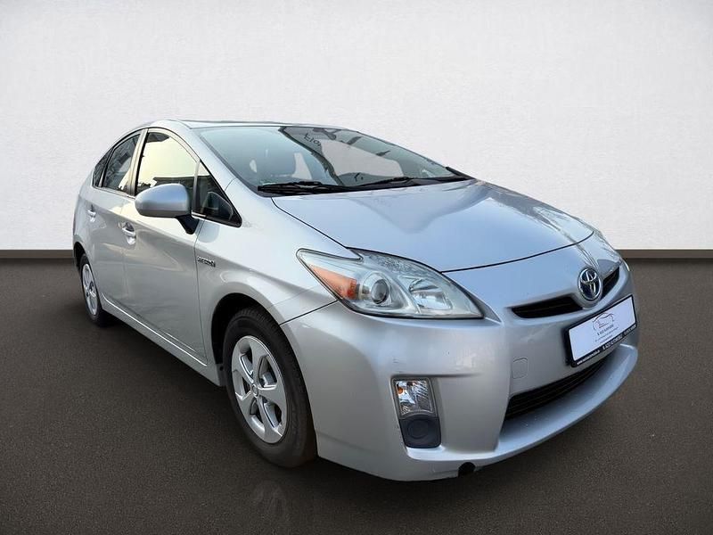 Gebraucht Toyota Prius 99 PS (72 kW) 2010 Weiß Kleinwagen