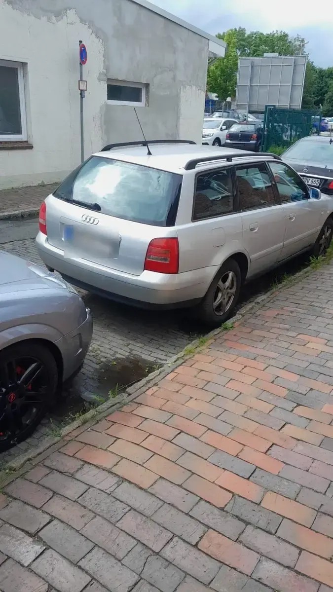 Gebraucht Audi A4 101 PS (74 kW) 2000 Silber Kombi