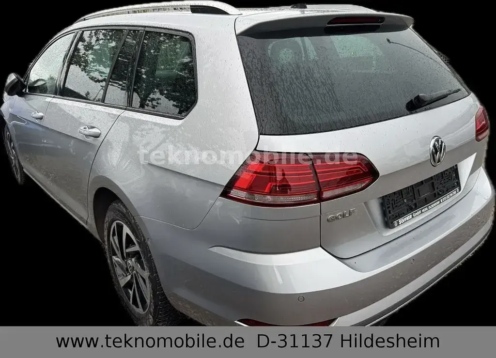 Używany VW Golf VII 150 KM (110 kW) 2019 Srebrny Sedan/Limuzyna