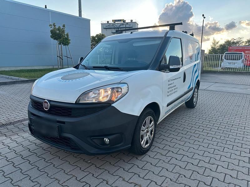 Weiß Gebraucht 2016 Fiat Doblò Van / Kleinbus | 4.000 € - Bild 1/4