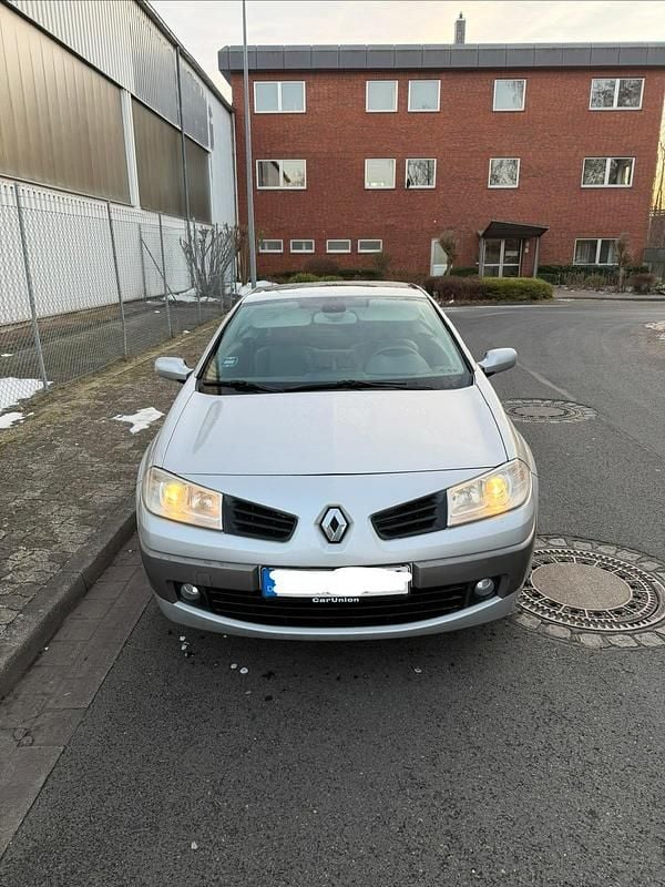 Grau Gebraucht 2007 Renault Mégane Cabriolet Cabrio | 3.650 € (Teuer) - Bild 1/4