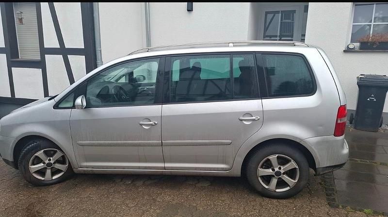 Gebraucht VW Touran 119 PS (87 kW) 2004 Silber Van / Kleinbus