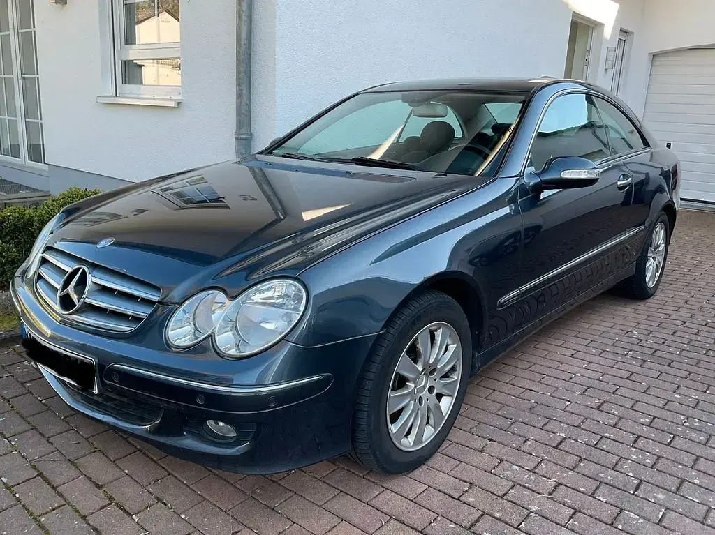 Gebraucht Mercedes CLK200 Elegance 184 PS (135 kW) 2009 Grau Coupé